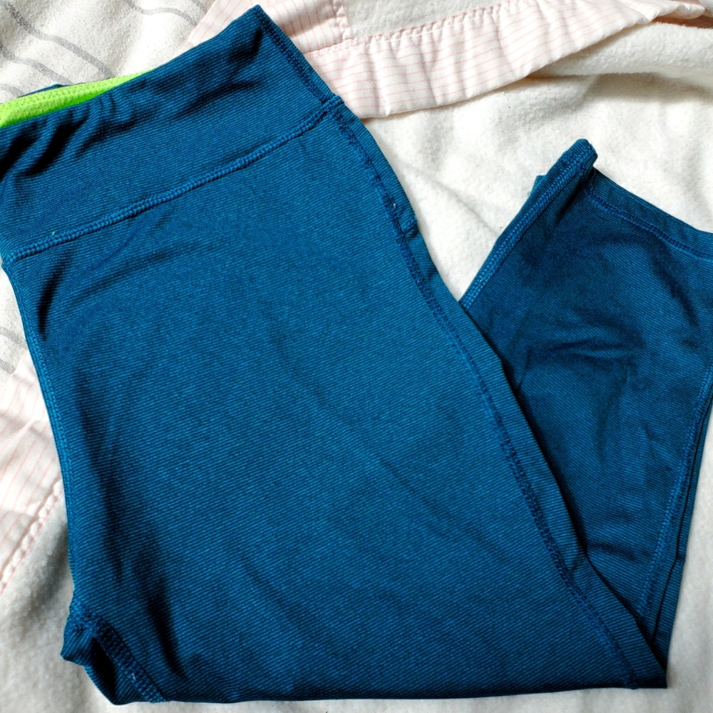 Athletic Capri Leggings
